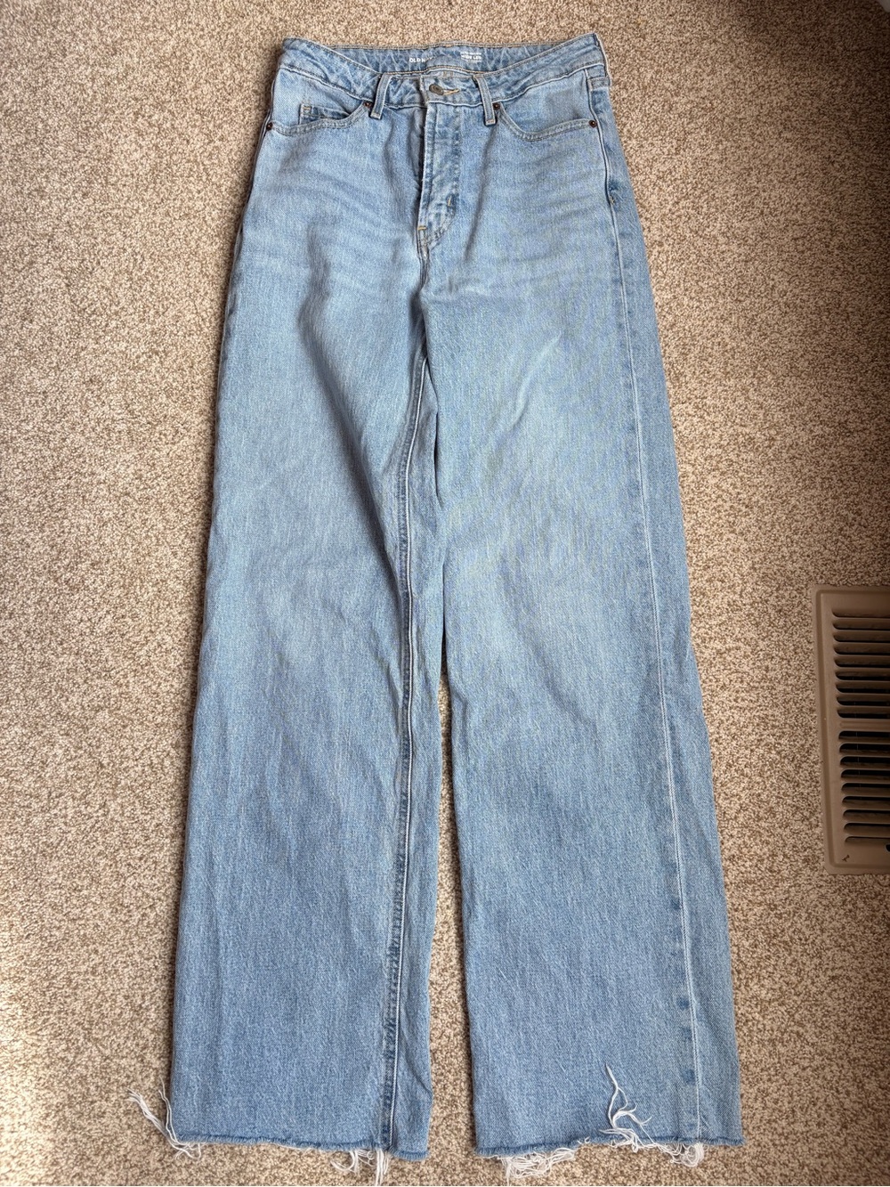 Old Navy Extra High-Waisted Wide Leg Jeans Light Wash Raw Hem Size 2 Tall